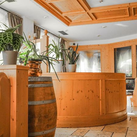Hotel Alba Wellness & Spa Canazei Exteriör bild