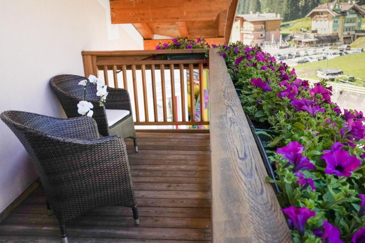 Hotel Alba Wellness & Spa Canazei Exteriör bild